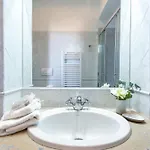 Iflat Spanish Steps Elegant & Spacious شقة *