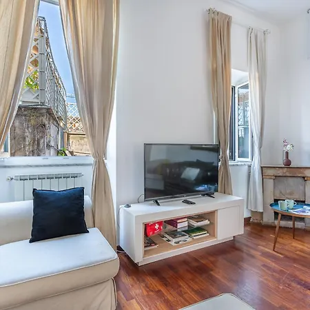 Iflat Spanish Steps Elegant & Spacious