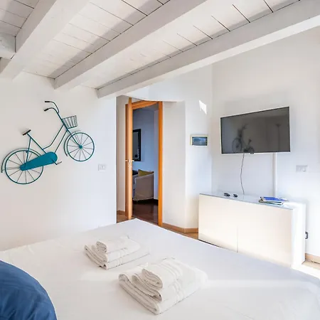 Iflat Spanish Steps Elegant & Spacious