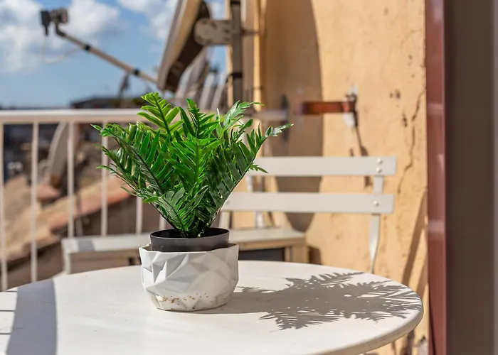 Iflat Spanish Steps Elegant & Spacious شقة *