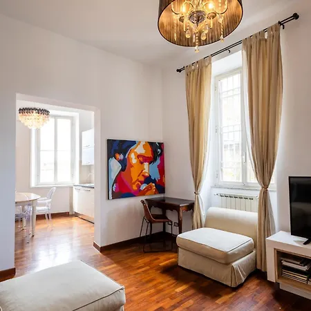 Iflat Spanish Steps Elegant & Spacious