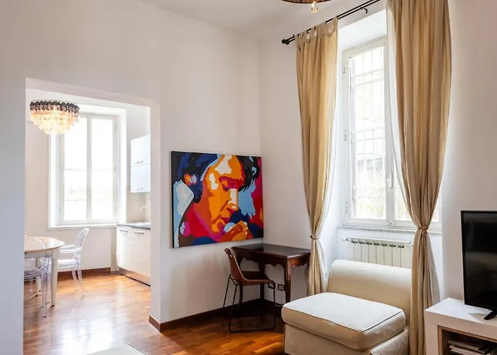 Iflat Spanish Steps Elegant & Spacious