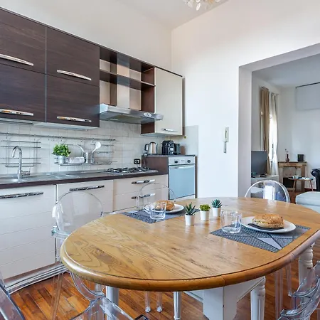 Iflat Spanish Steps Elegant & Spacious Daire